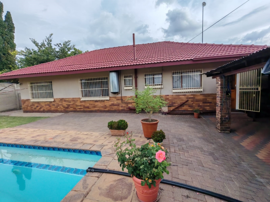 4 Bedroom Property for Sale in Sasolburg Ext 5 Free State